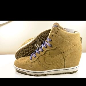 NIKE Dunk Sky Hi with purple laces